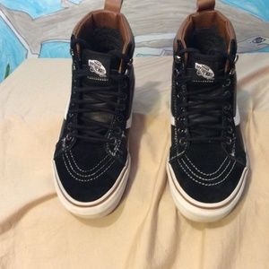 Vans Hi Top Leather/Suede Boot Insultated sz 7
